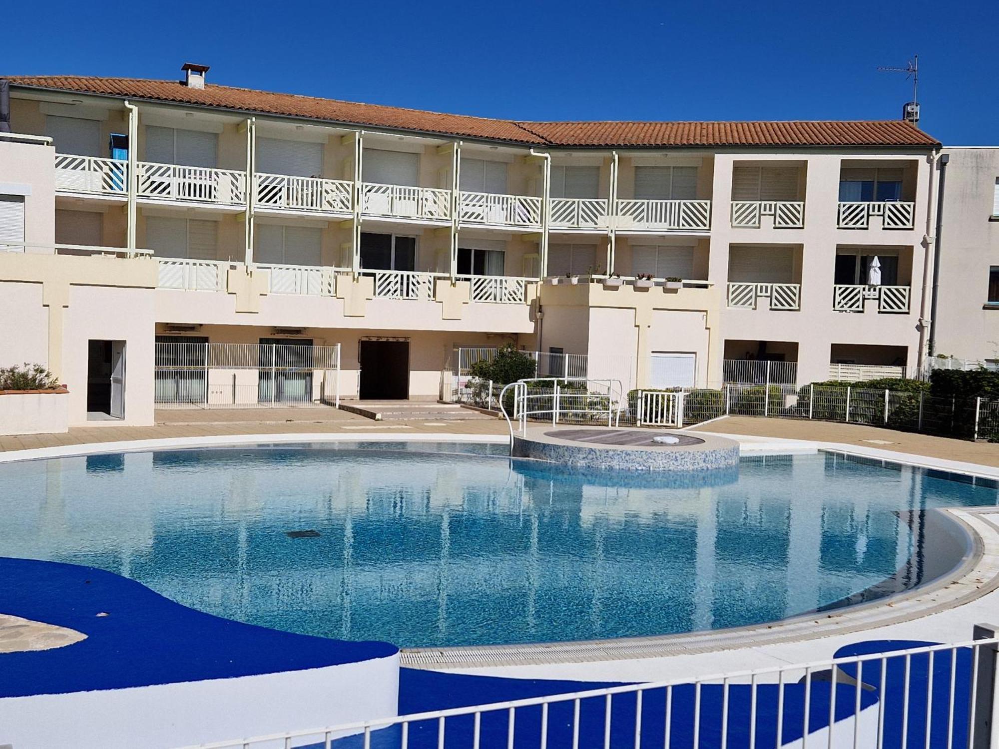 Chatelaillon-Plage Centre-Ville: Apt 4 Pers, Balcon, Parking, Piscine, Wifi - Fr-1-706-21 Bagian luar foto